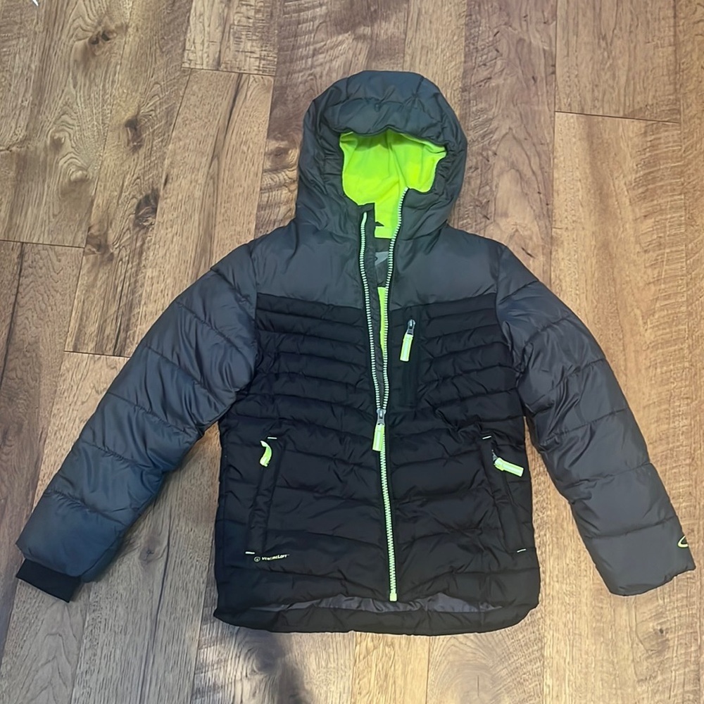 C9 by Champion Boy’s Black and Neon Puffer Size S (6-7)
